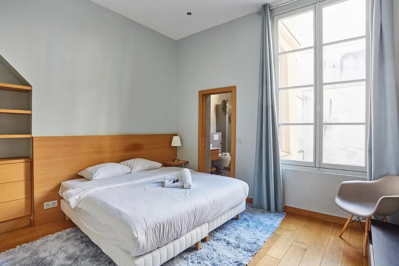 Apartment Ile Saint Louis By Studio Prestige Paris França