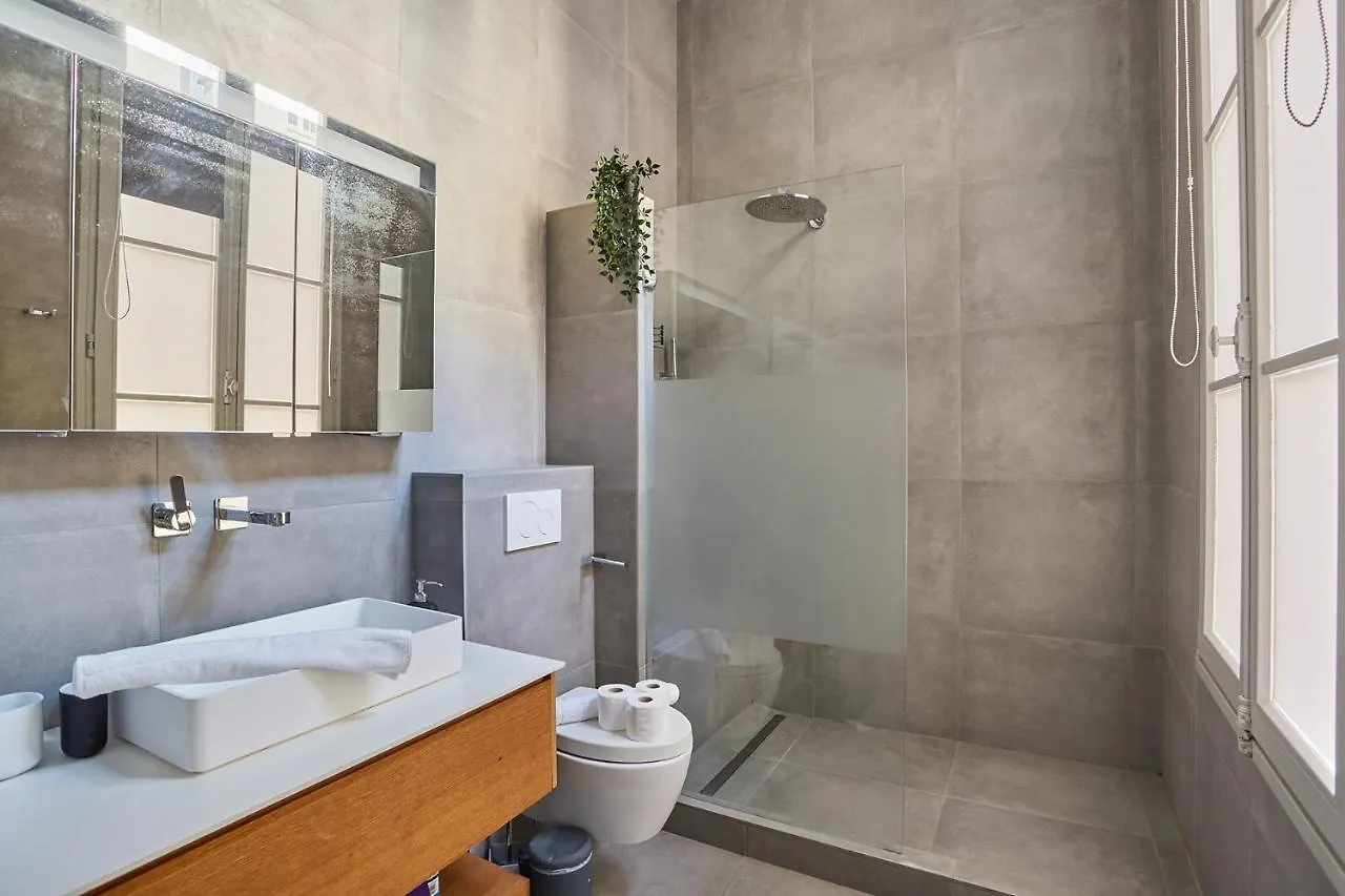 Apartment Ile Saint Louis By Studio Prestige Paris